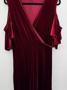 Boohoo Burgundy Velvet Cold-Shoulder Wrap Midi Dress size 16